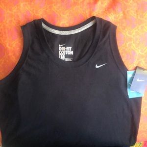 NEW Nike Women’s Dr Fit Stretch Tee size XL